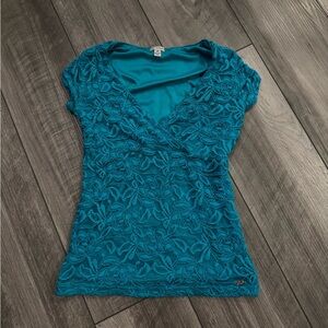 Guess blue lace Y2K top with a touch of elegance